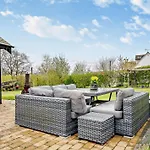 4 Bed In Penrith Oc-sz256