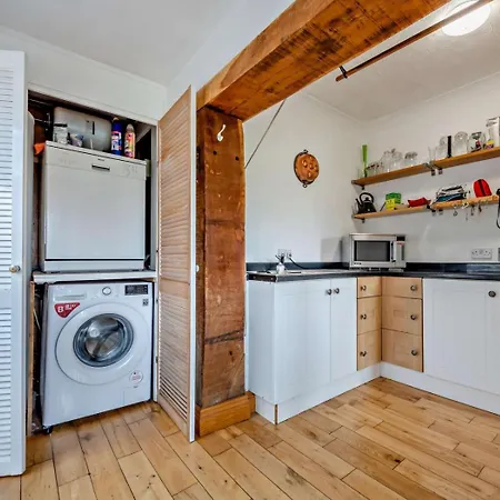 4 Bed In Penrith Oc-sz256 度假居
