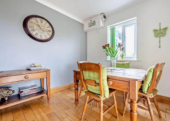 4 Bed In Penrith Oc-sz256