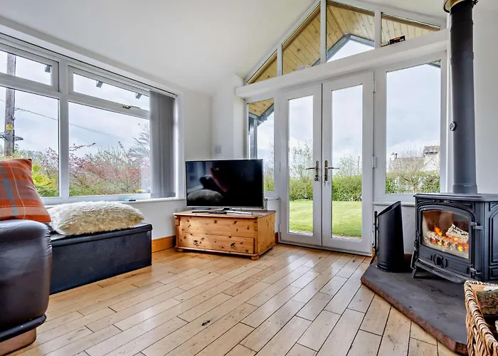 4 Bed In Penrith Oc-sz256 *